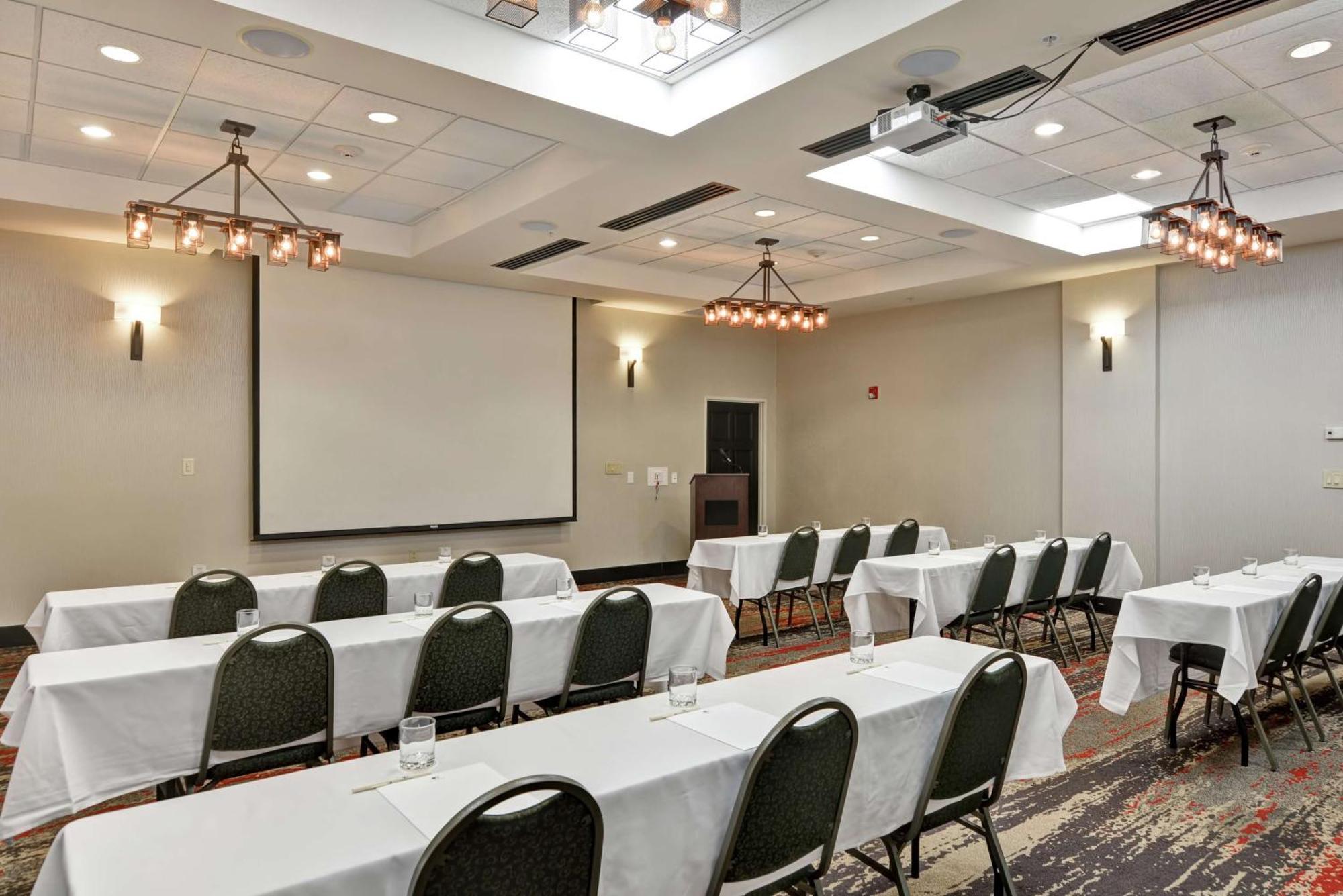 Doubletree By Hilton Hattiesburg, Ms Extérieur photo